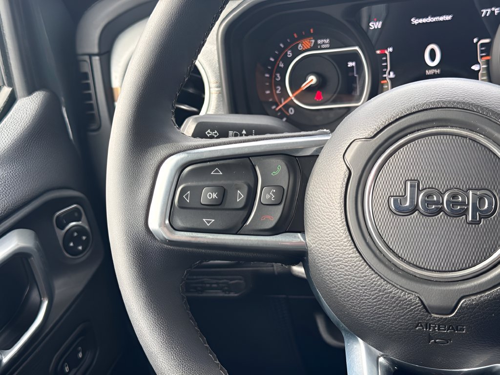 Used 2026 Jeep Wrangler Unlimited Sahara AWD/4WD image 13