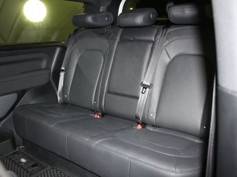 Used 2023 Land Rover Defender 90 S image 19