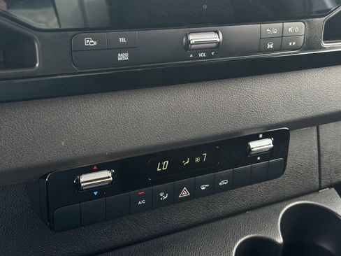 Used 2025 Mercedes-Benz Sprinter 2500 image 20