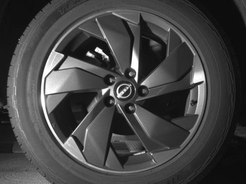 Used 2025 Nissan Rogue SV AWD/4WD image 18