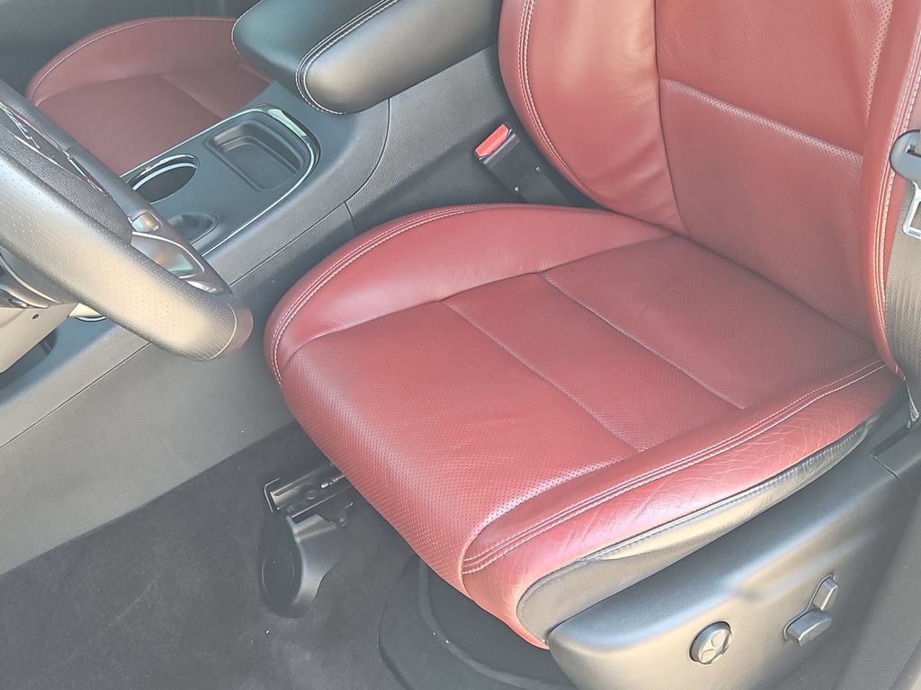 Used 2018 Dodge Durango SRT w/ Technology Group AWD/4WD image 16
