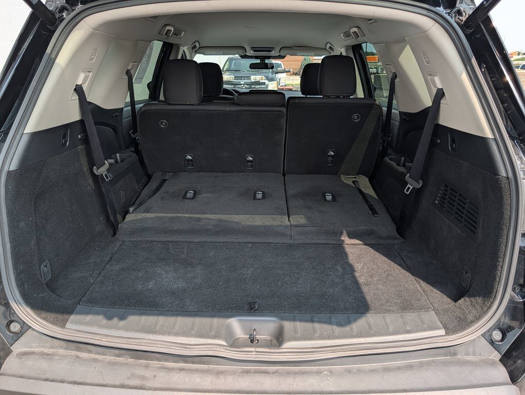 Used 2025 Nissan Pathfinder SV AWD/4WD image 8