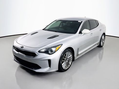 Used 2018 Kia Stinger image 4