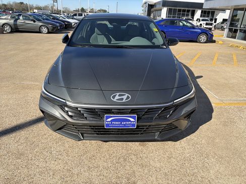 New 2026 Hyundai Elantra Sport image 27