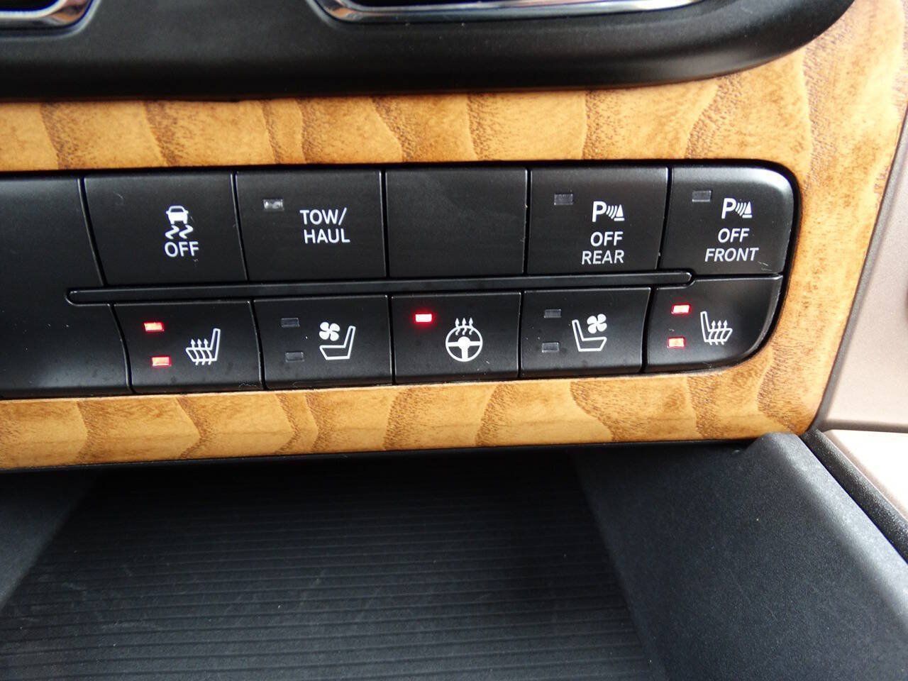 Used 2017 RAM 1500 4x4 Crew Cab Laramie Longhorn image 33