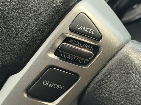 Used 2018 Nissan Titan PRO-4X w/ Pro-4x Convenience Package AWD/4WD image 15