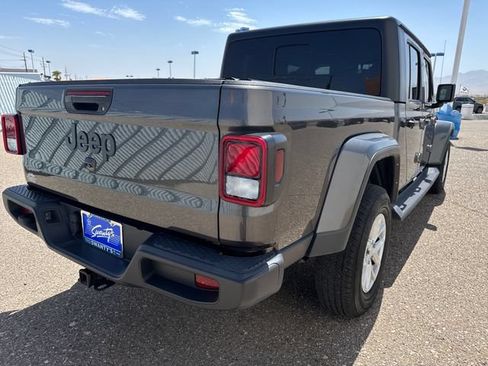 Used 2023 Jeep Gladiator Sport AWD/4WD image 5