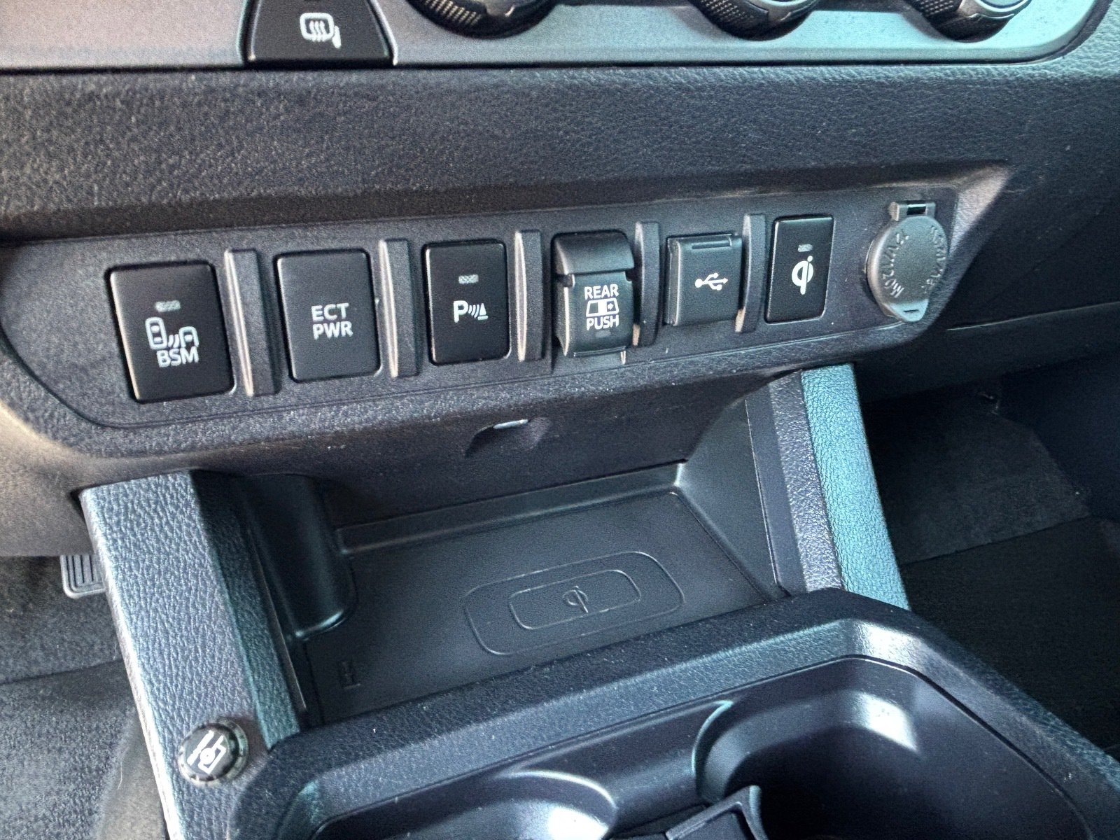 Used 2020 Toyota Tacoma TRD Sport w/ Technology Package RWD image 15