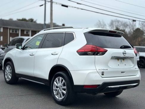 Used 2017 Nissan Rogue SV AWD/4WD image 3