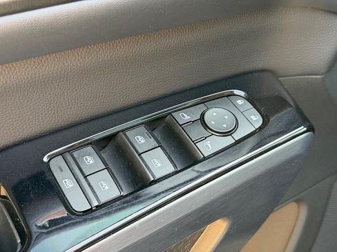 Used 2023 Nissan Pathfinder SL w/ SL Premium Package AWD/4WD image 18