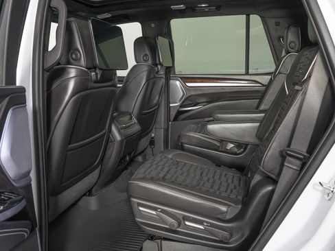 Used 2026 Cadillac Escalade Platinum Sport w/ LPO, ONYX Package image 16