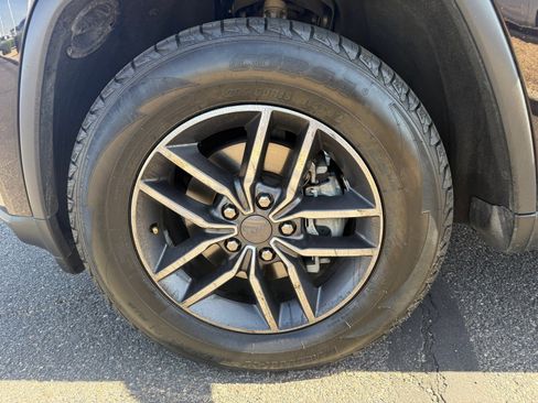 Used 2019 Jeep Grand Cherokee Limited w/ Luxury Group II RWD image 9