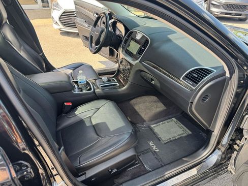 Used 2017 Chrysler 300 C w/ Safetytec Plus Group image 18