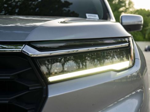 Used 2024 Honda Pilot EX-L image 11