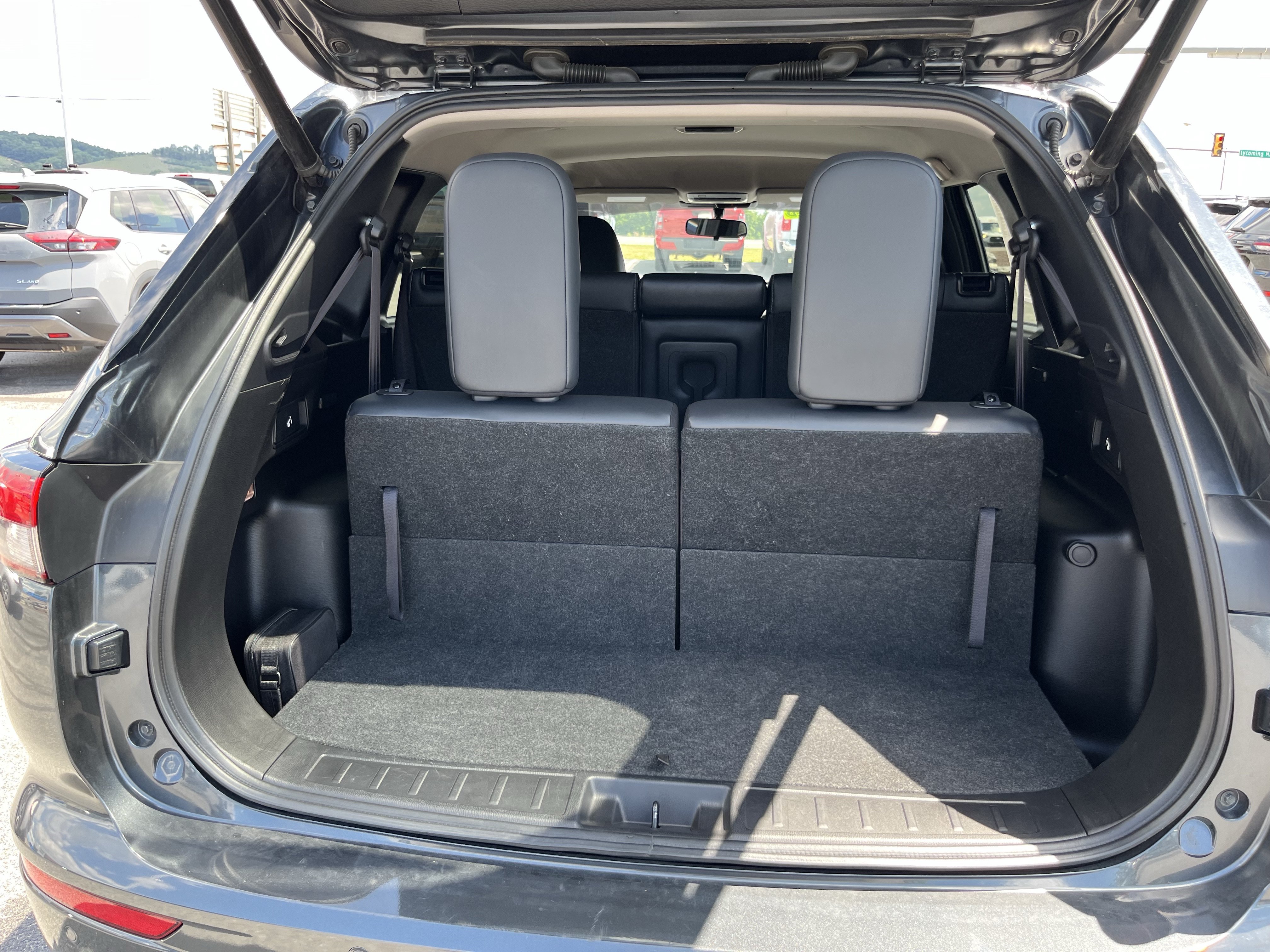Used 2024 Mitsubishi Outlander SE AWD/4WD image 8