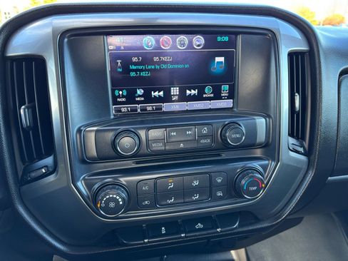 Used 2019 Chevrolet Silverado 2500 LT AWD/4WD image 17