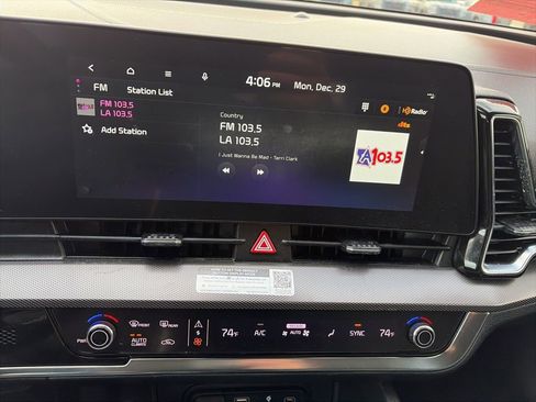 Used 2023 Kia Sportage SX image 16