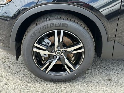 New 2026 Volvo XC40 B5 Core AWD/4WD image 11