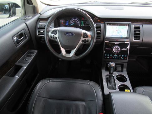Used 2018 Ford Flex Limited image 12