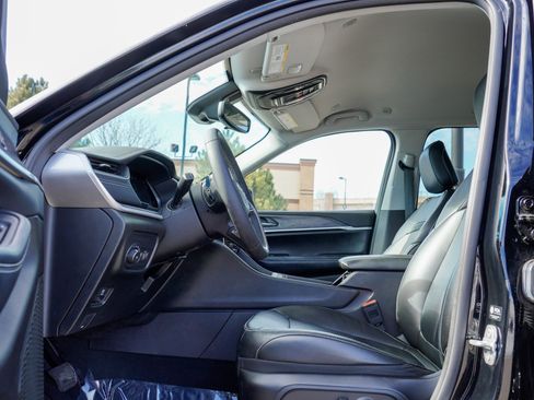 Used 2023 Jeep Grand Cherokee Limited AWD/4WD image 10