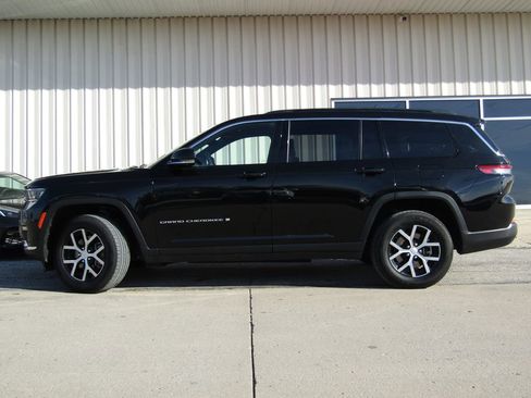 Used 2024 Jeep Grand Cherokee L Limited w/ Luxury Tech Group II image 11