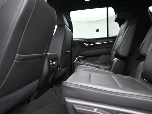 Used 2021 GMC Yukon Denali AWD/4WD image 12