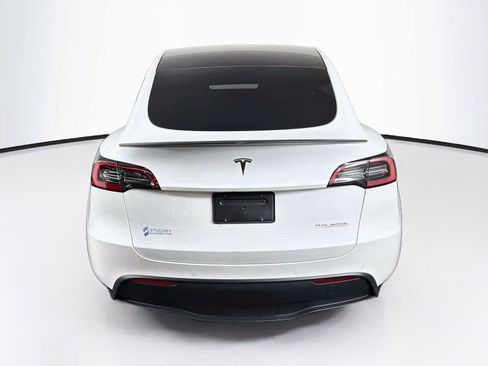 Used 2022 Tesla Model Y Performance AWD/4WD image 10