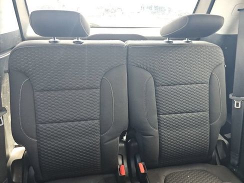Used 2019 GMC Acadia SLE FWD image 13