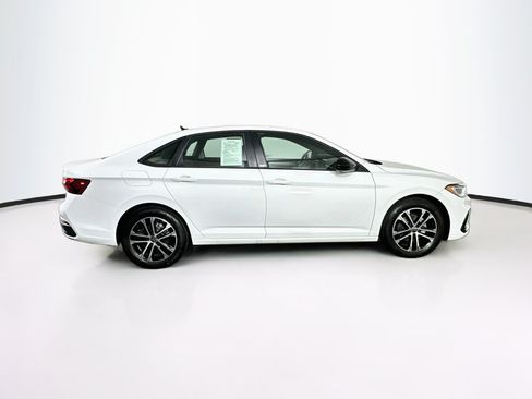 Used 2025 Volkswagen Jetta Sport FWD image 10