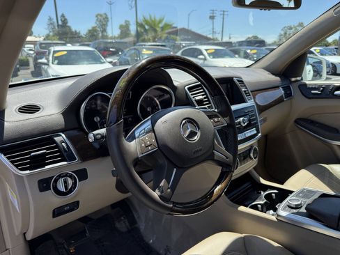 Used 2013 Mercedes-Benz GL 450 4MATIC image 15