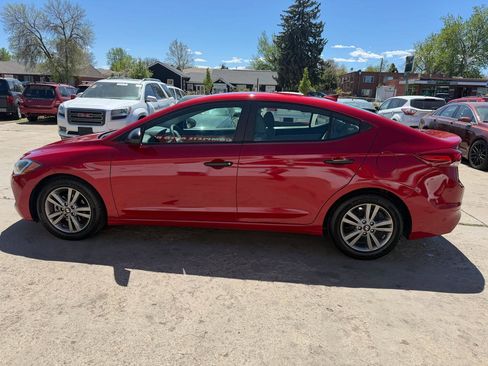 Used 2017 Hyundai Elantra SE image 12