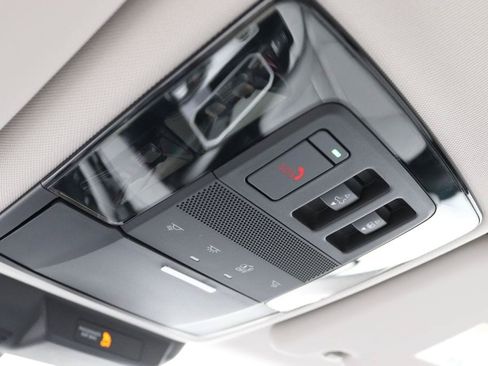 Used 2025 Mitsubishi Outlander AWD image 39