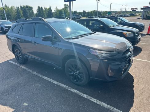 Used 2024 Subaru Outback Onyx Edition XT w/ Tech Package 3 AWD/4WD image 2