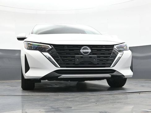 Used 2025 Nissan Sentra SV FWD image 30