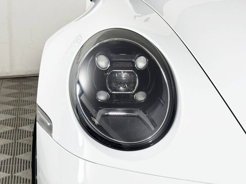 Used 2021 Porsche 911 Carrera image 11