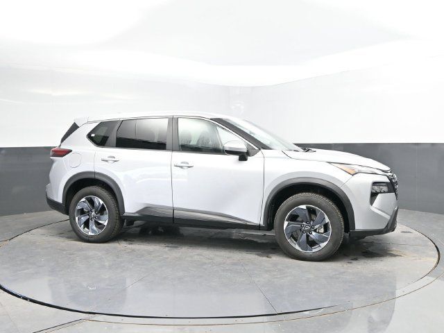 Used 2024 Nissan Rogue SV FWD image 3