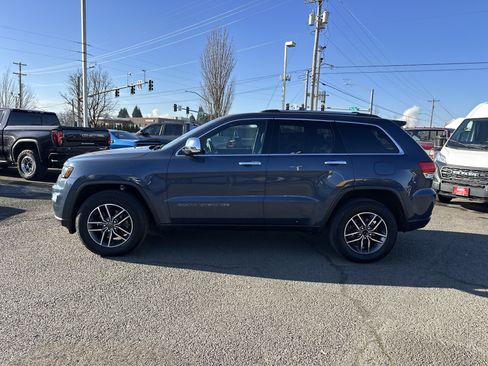 Used 2019 Jeep Grand Cherokee Limited w/ Luxury Group II image 2