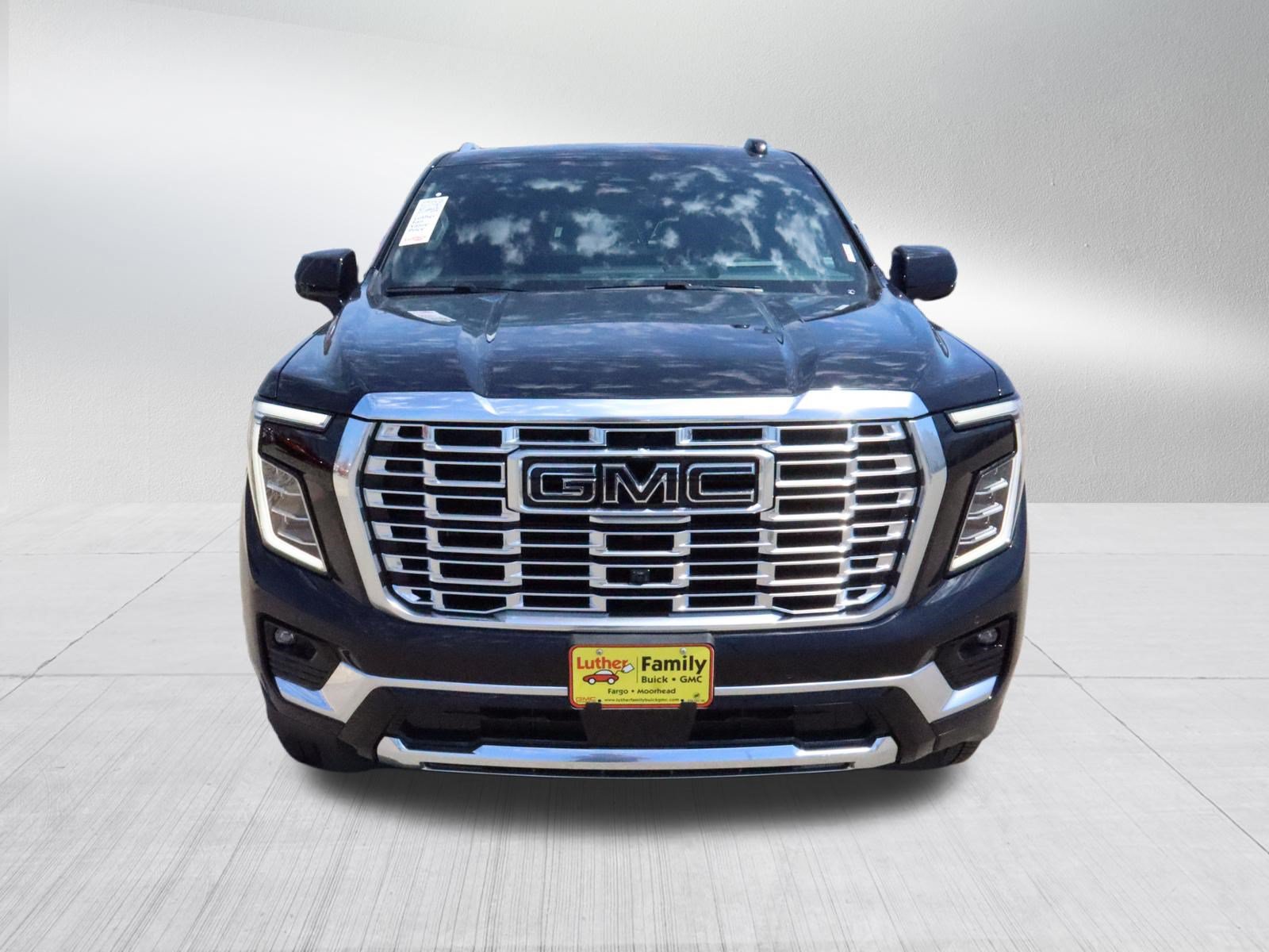 New 2026 GMC Yukon Denali w/ Denali Reserve Package AWD/4WD image 2
