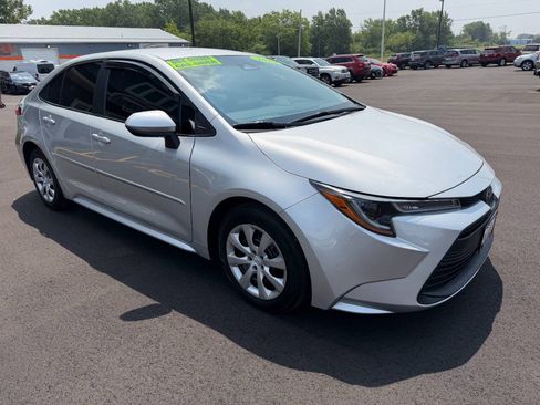 Used 2024 Toyota Corolla LE FWD image 7