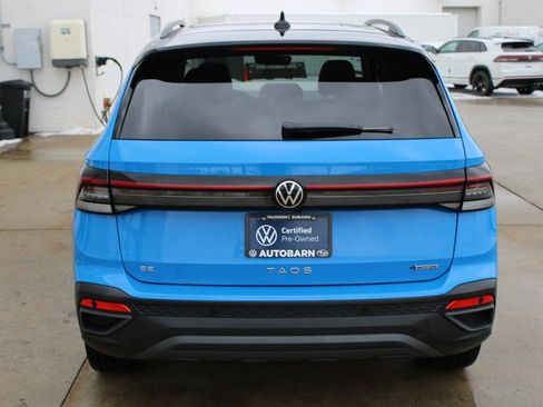 Certified 2025 Volkswagen Taos SE image 5