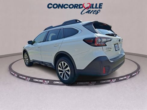 Used 2022 Subaru Outback Premium AWD/4WD image 4