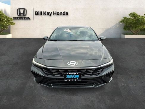 Used 2025 Hyundai Elantra SEL image 9