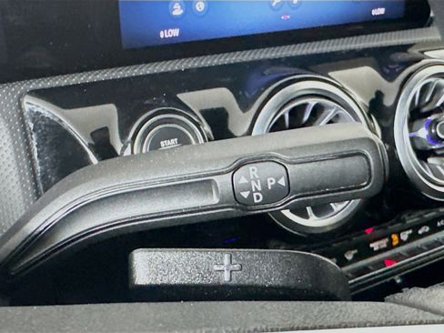 Used 2025 Mercedes-Benz CLA 250 image 23