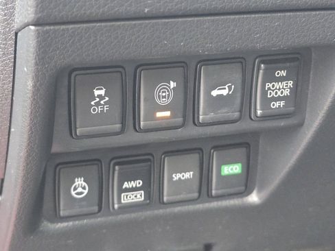 Used 2017 Nissan Rogue SL AWD/4WD image 9