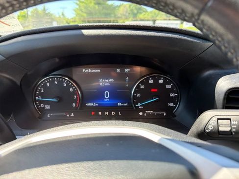 Used 2023 Ford Explorer XLT AWD/4WD image 14