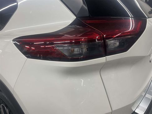 Used 2023 Nissan Rogue SV image 12