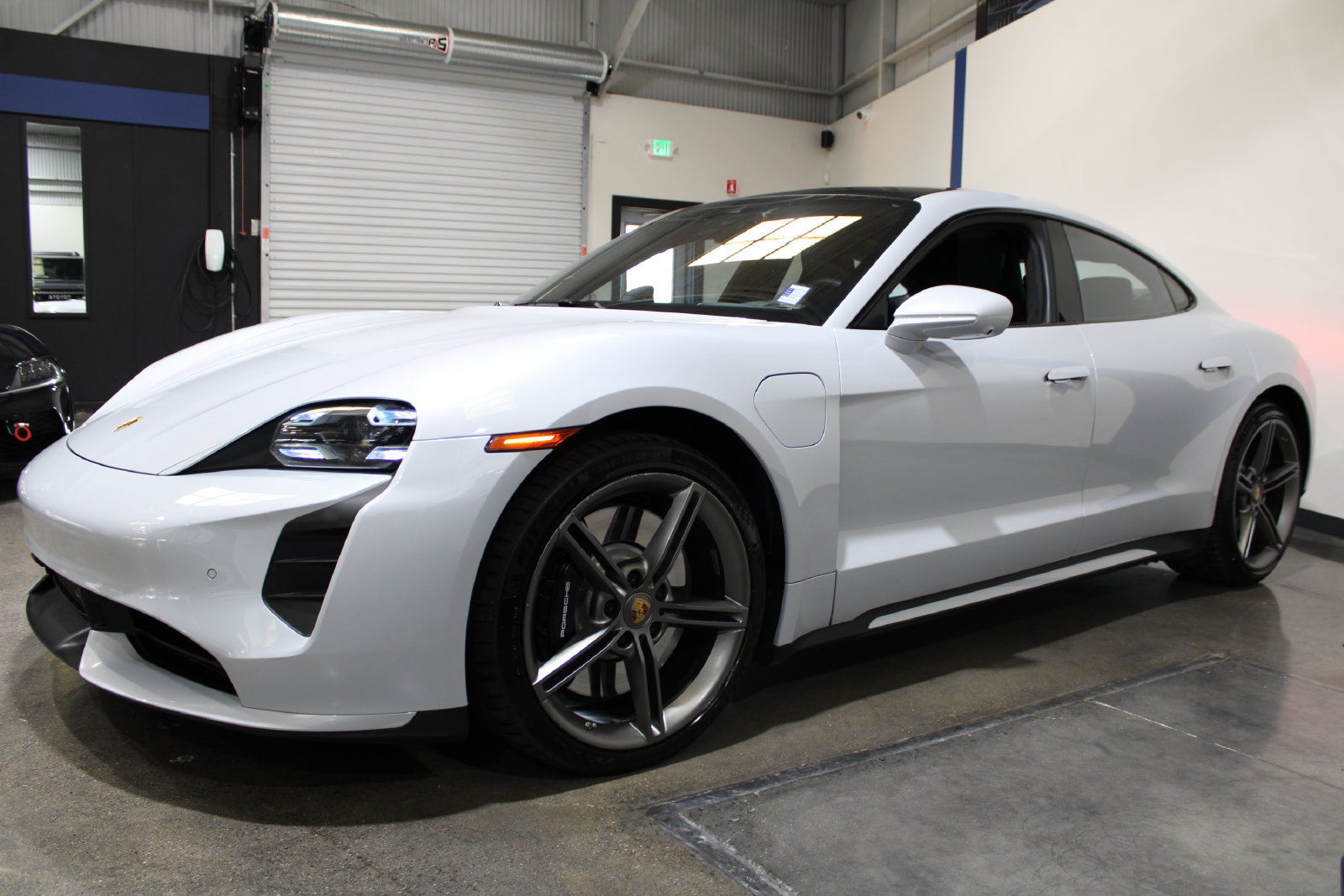 Used 2021 Porsche Taycan Turbo AWD/4WD image 6