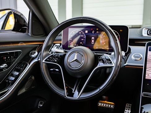 Used 2023 Mercedes-Benz S 500 4MATIC w/ AMG Line image 39