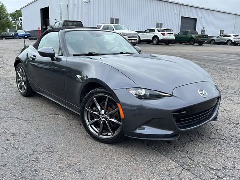 Used 2016 MAZDA MX-5 Miata Grand Touring RWD image 13