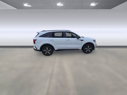 Used 2023 Kia Sorento S w/ Panoramic Sunroof Package image 8